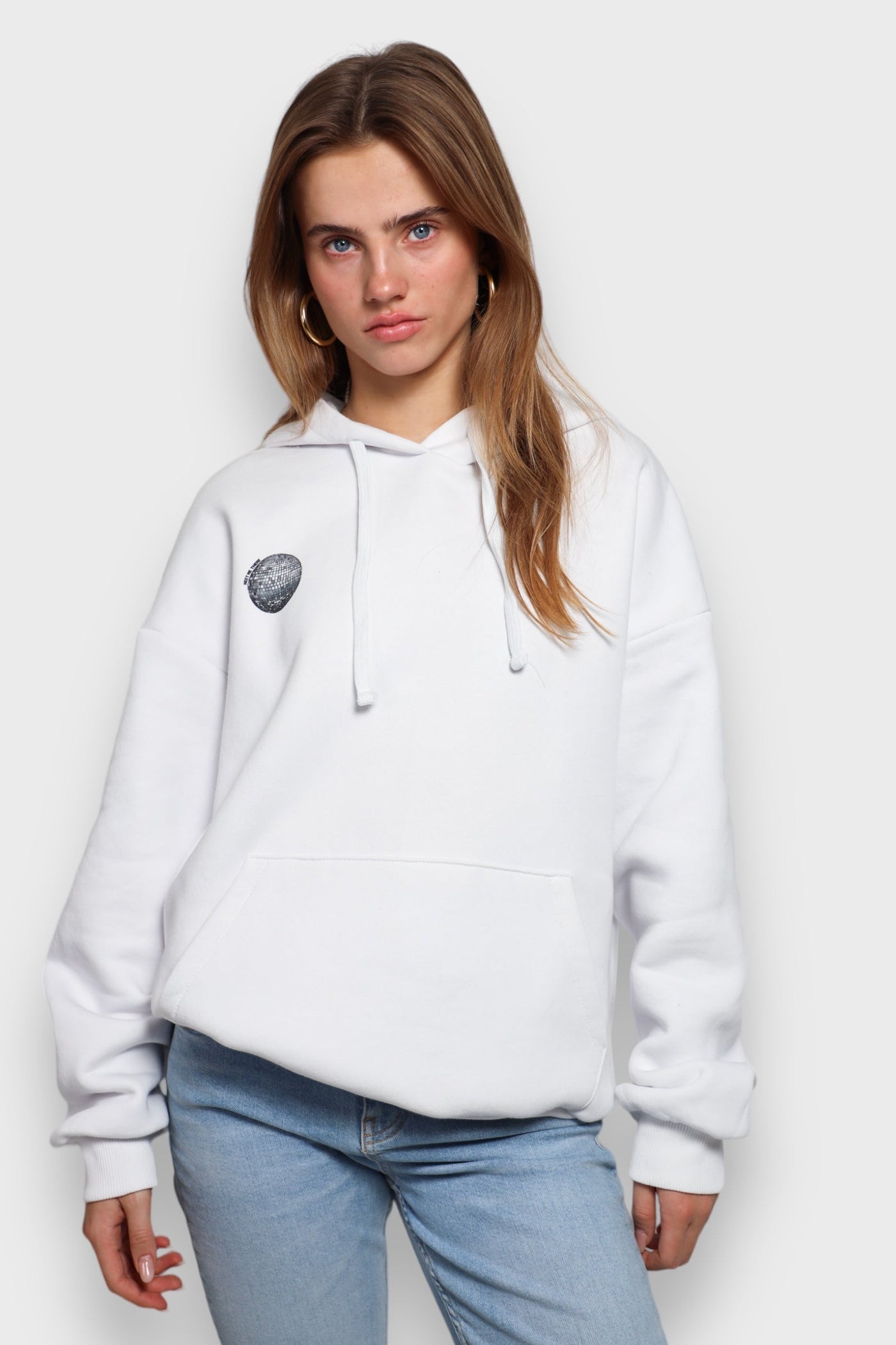 GlamShine Hoodie til Kvinder – Tøjet med Discoball Print og Komfort Bonusvis