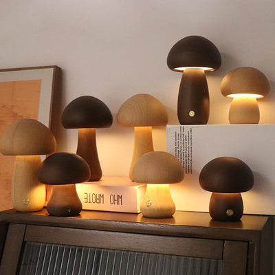 MushLume – Genopladelig Svampebordlampe i Træ Misterlamp