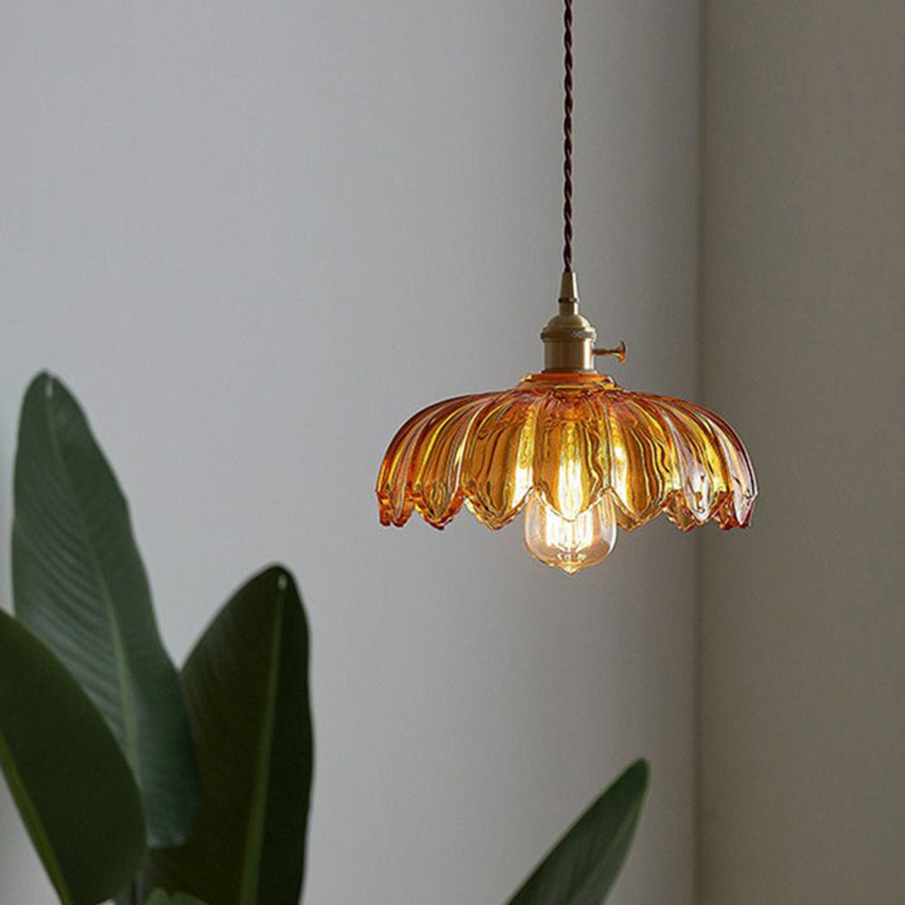 Pendellampe i Glas og Kobber – Elegant Blomsterdesign med Justerbar Belysning Bonusvis