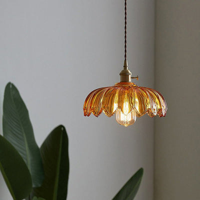 Pendellampe i Glas og Kobber – Elegant Blomsterdesign med Justerbar Belysning Bonusvis