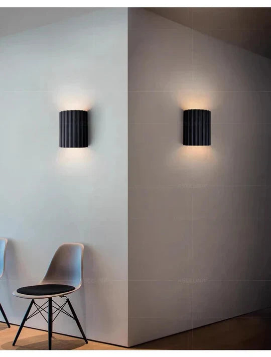 GlowResin Moderne Væglampe i Resin – Elegant LED Belysning til Dit Hjem Sort Bonusvis
