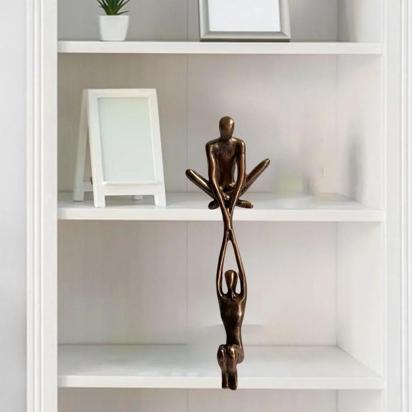 Sculpture "Kærlighed og Harmoni" – Symbol på Tillid og Balance til Dit Hjem Bonusvis