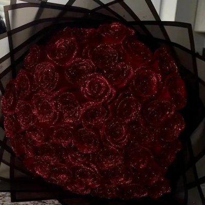 Evige Glitrende Rosen – Elegante og Tidløse Kunstige Blomster til Specielle Øjeblikke Rød Bonusvis