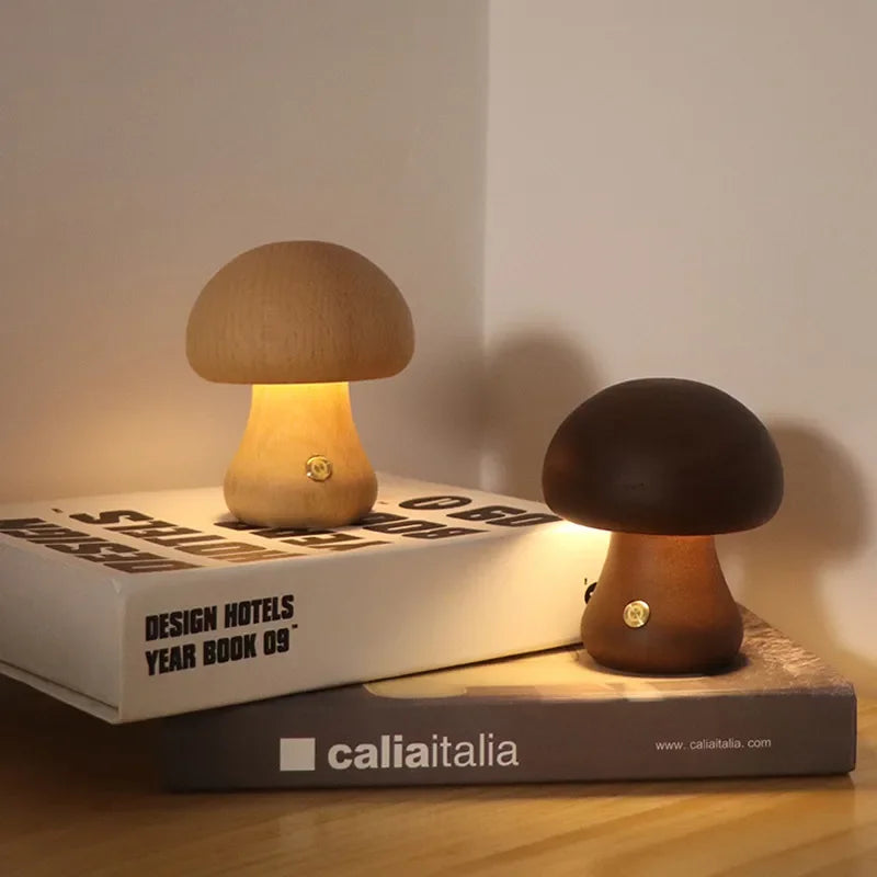 MushLume – Genopladelig Svampebordlampe i Træ Misterlamp