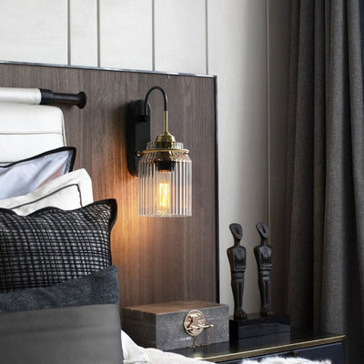 LumiRetro Væglampe – Vintage Design med Stribet Glas og Metalramme Bonusvis