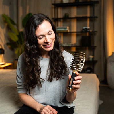 Silkibo Curved Brush Pro – Hårbørste med Vildsvinehår til Sundt, Glansfuldt og Filtret-Frit Hår Bonusvis