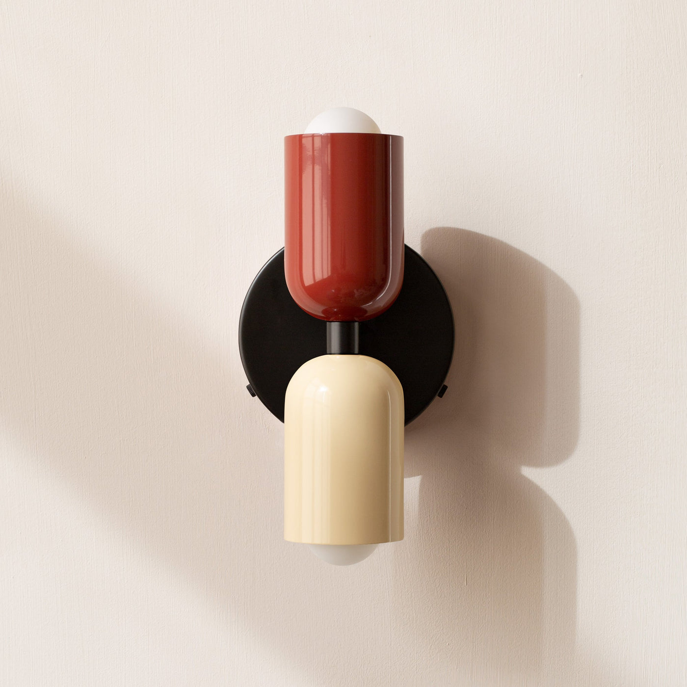 LumiWall – Moderne Væglampe med Retningsbestemt Belysning Rød og Beige Bonusvis