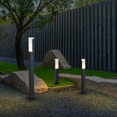 LumiHerbe LED Græsplænelampe – Vejrbestandig Belysning til Udendørsbrug Bonusvis