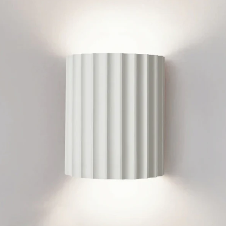 LumiForm Væglampe – Moderne Design i Resine til Stilfuld Belysning Hvid Bonusvis