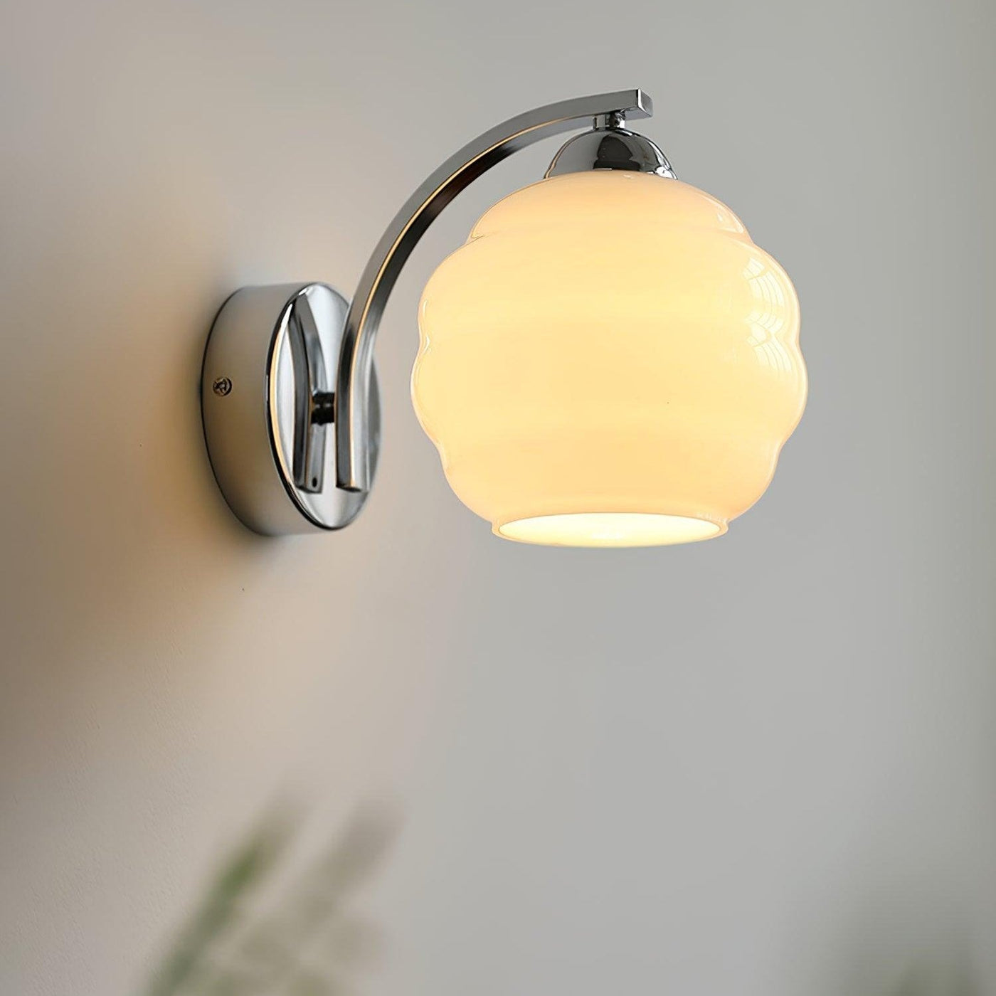 LumiRetro Art Deco Lampe – Elegant Vintage Design med Hvidt Glas og Metalramme Bonusvis