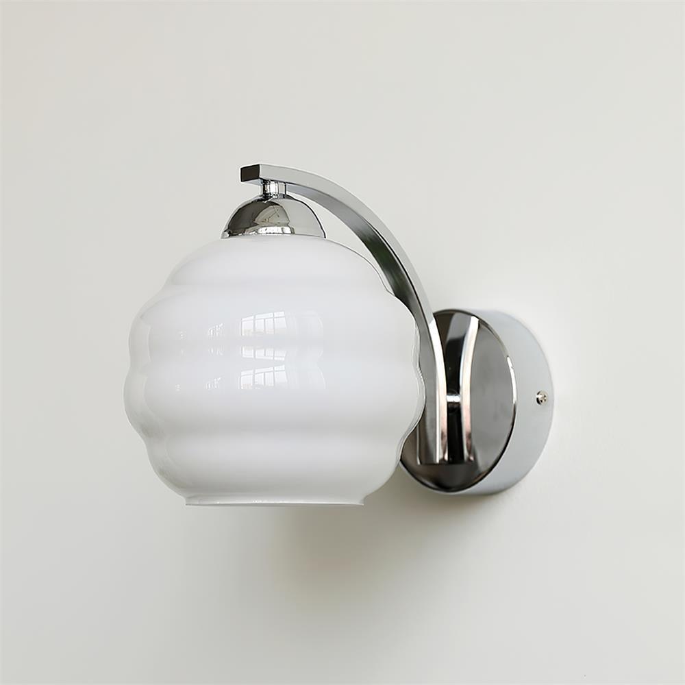 LumiRetro Art Deco Lampe – Elegant Vintage Design med Hvidt Glas og Metalramme Krom+Hvid Bonusvis
