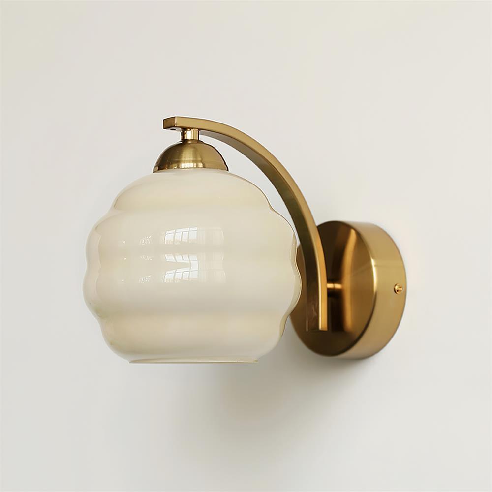 LumiRetro Art Deco Lampe – Elegant Vintage Design med Hvidt Glas og Metalramme Guld+Beige Bonusvis