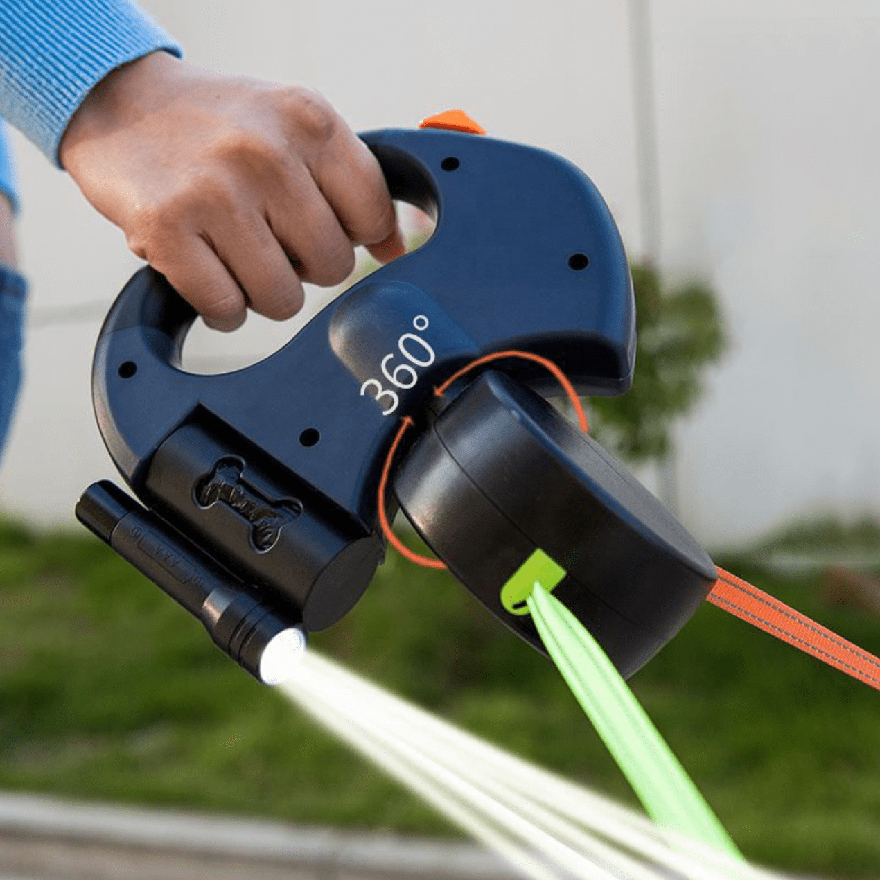 Dobbelt Retractable Hundeline – 4 Meter, 360° Rotation, LED Lys & Reflekser til To Hunde Bonusvis