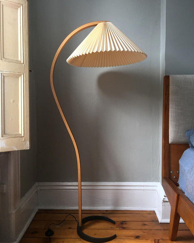 Caprani Gulvlampe – En Ikonisk Fusion af Skandinavisk Design og Naturlige Materialer Bonusvis