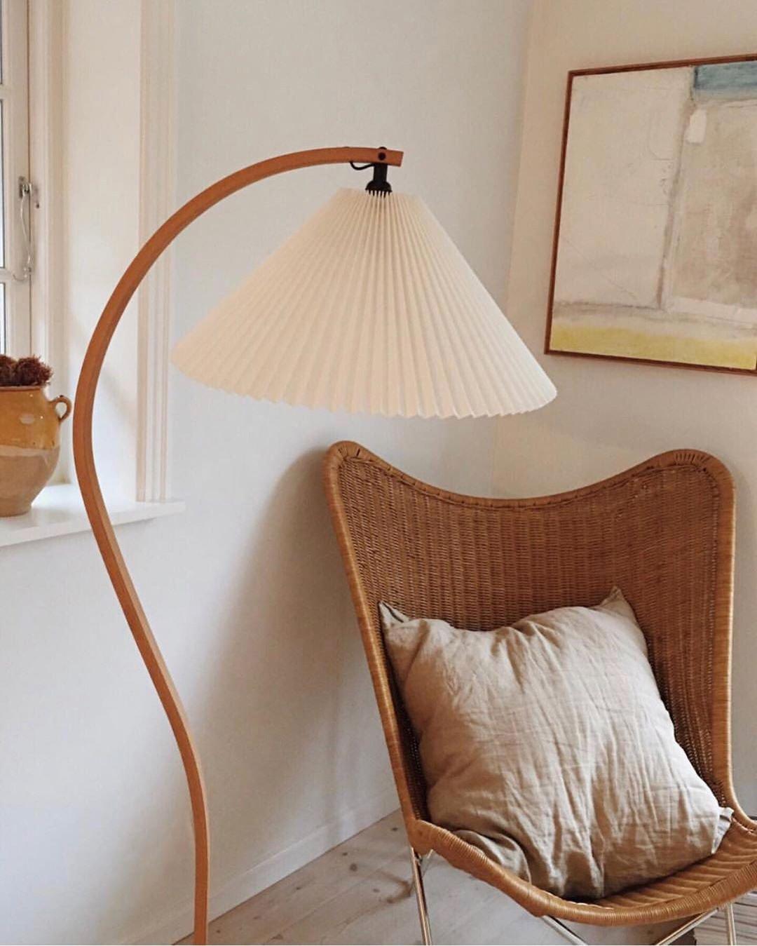 Caprani Gulvlampe – En Ikonisk Fusion af Skandinavisk Design og Naturlige Materialer Bonusvis