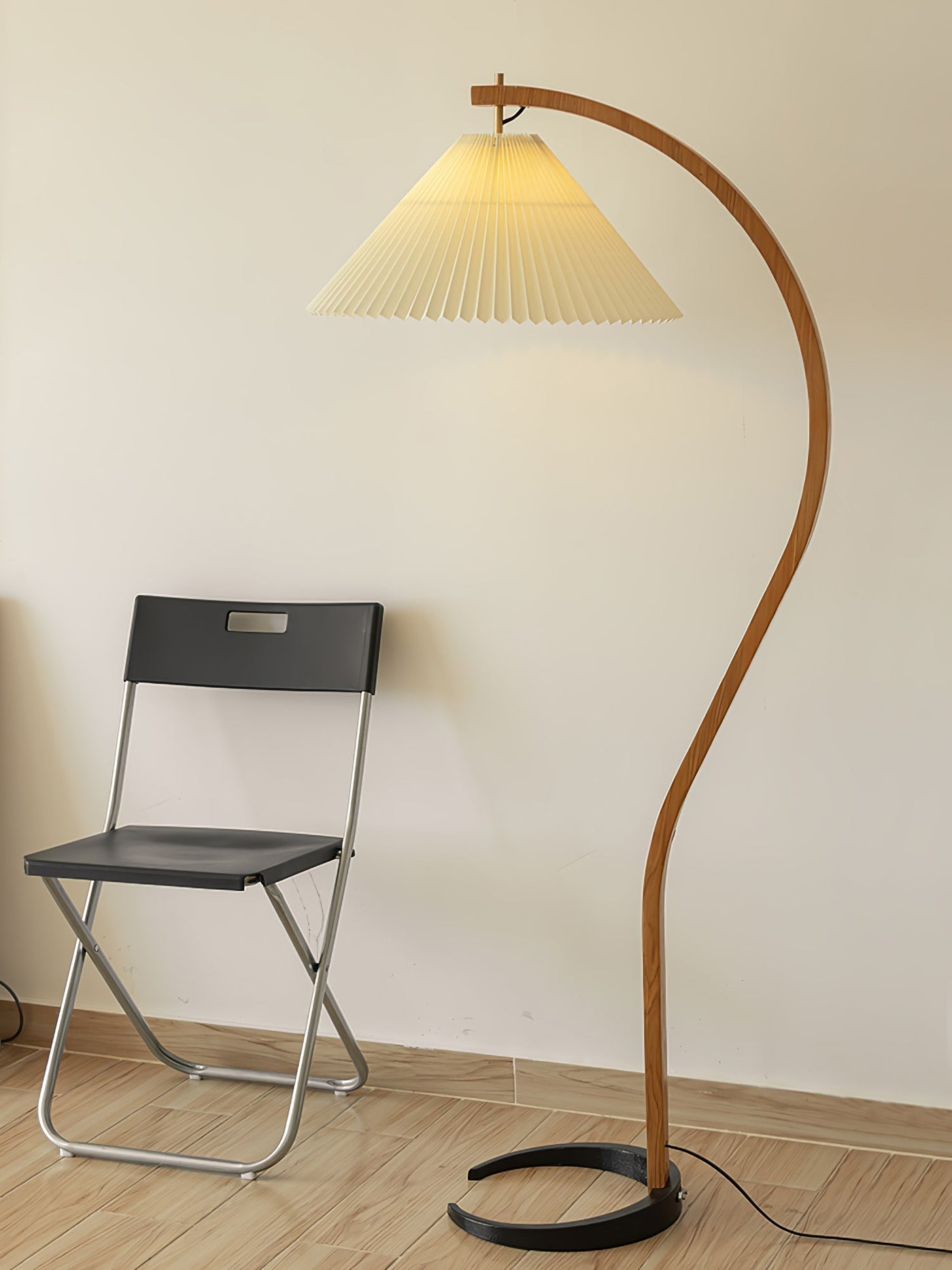 Caprani Gulvlampe – En Ikonisk Fusion af Skandinavisk Design og Naturlige Materialer Bonusvis