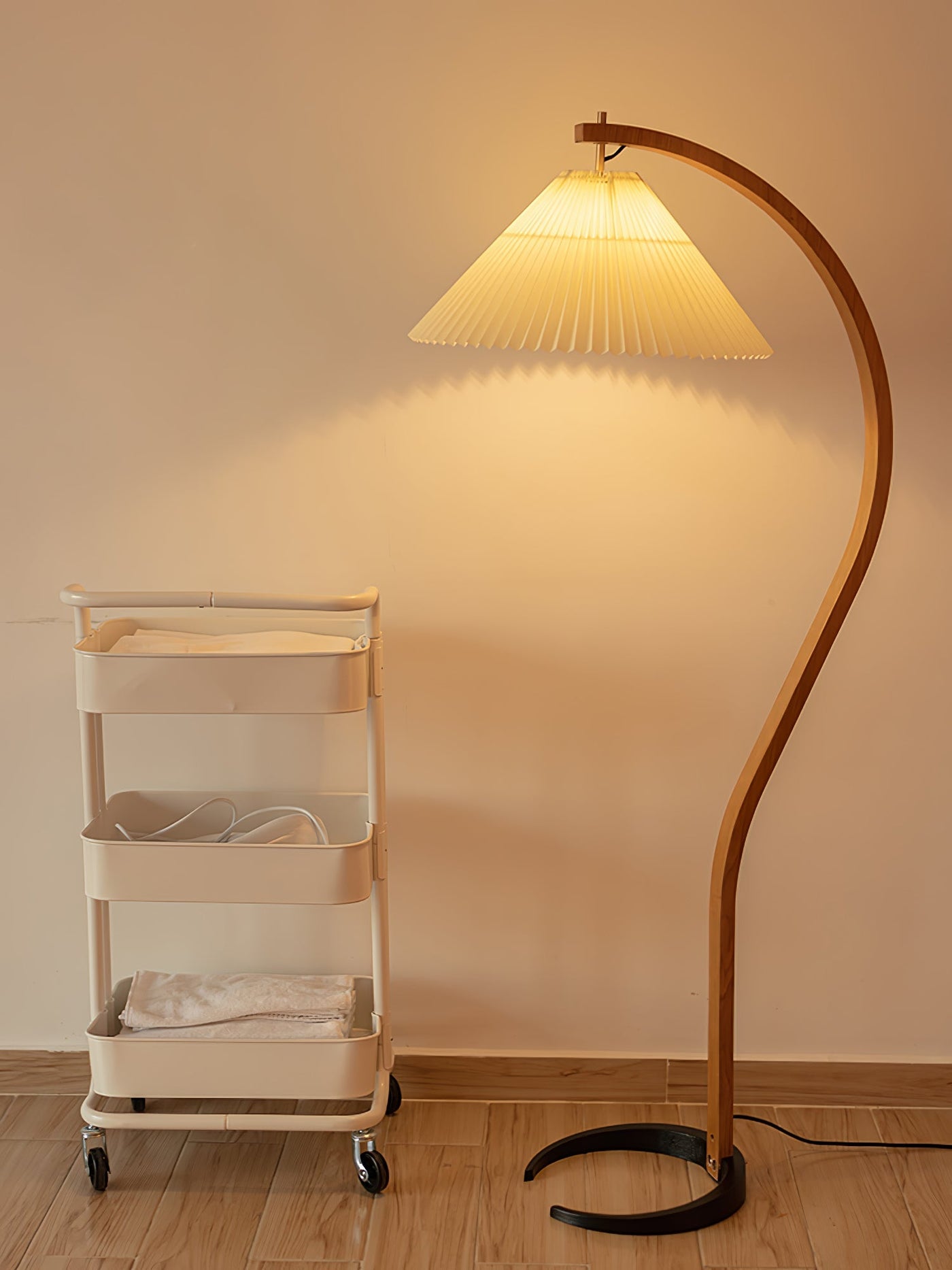 Caprani Gulvlampe – En Ikonisk Fusion af Skandinavisk Design og Naturlige Materialer Bonusvis
