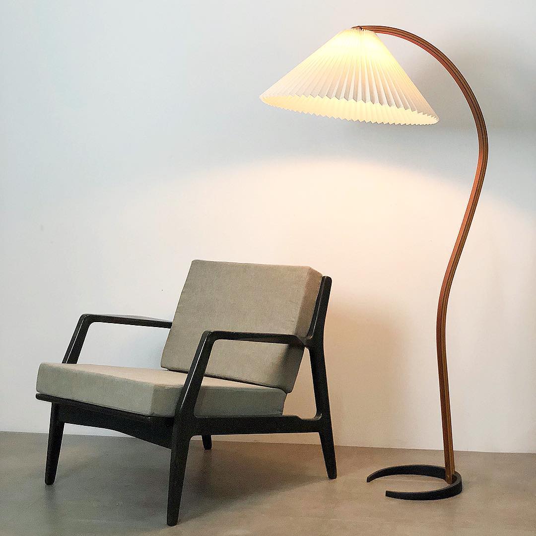 Caprani Gulvlampe – En Ikonisk Fusion af Skandinavisk Design og Naturlige Materialer Bonusvis