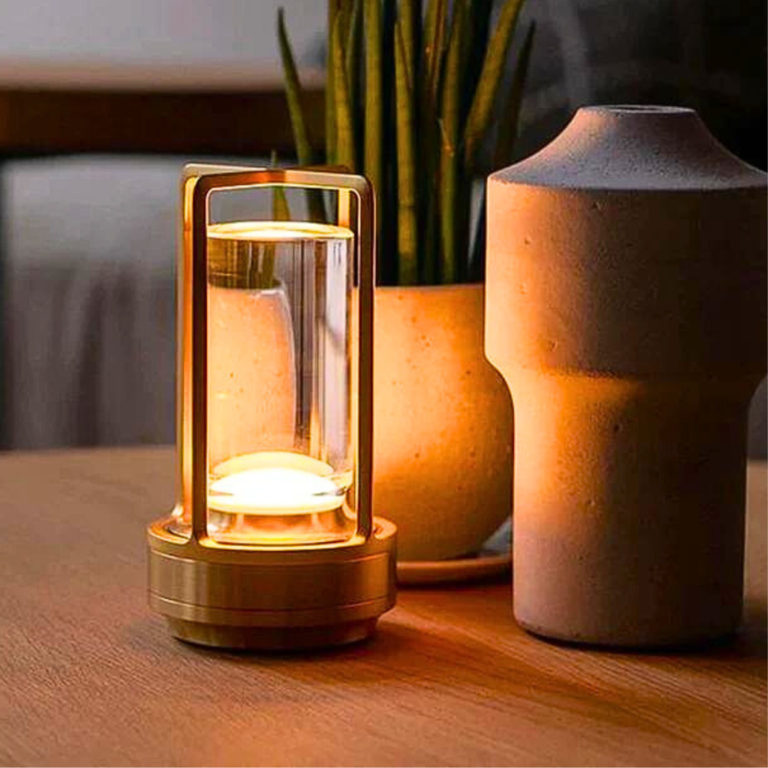 CrystalGlow Bordlampe – Prisvindende Design med Trådløs LED Teknologi Bonusvis