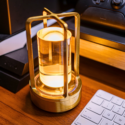 CrystalGlow Bordlampe – Prisvindende Design med Trådløs LED Teknologi Bonusvis