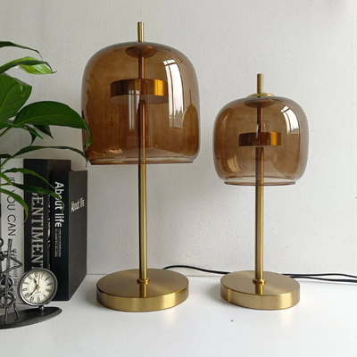 Elegant Bordlampe i Metal og Glas – Ø18 cm med Indbygget LED til Indendørs Brug Bonusvis