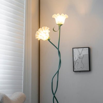 Calla Lampadaire – Elegant Gulvlampe med Delikate Hvidt Calla-Blomster Bonusvis
