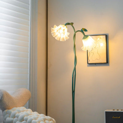 Calla Lampadaire – Elegant Gulvlampe med Delikate Hvidt Calla-Blomster Bonusvis