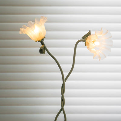 Calla Lampadaire – Elegant Gulvlampe med Delikate Hvidt Calla-Blomster Bonusvis