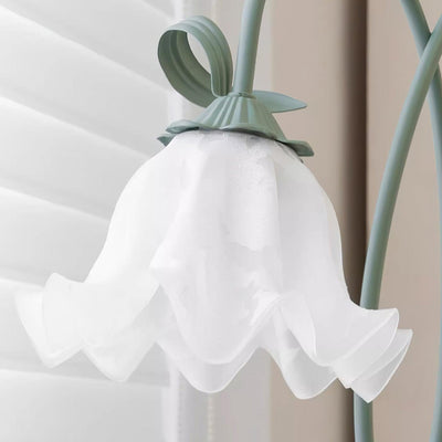Calla Lampadaire – Elegant Gulvlampe med Delikate Hvidt Calla-Blomster Bonusvis