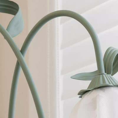 Calla Lampadaire – Elegant Gulvlampe med Delikate Hvidt Calla-Blomster Bonusvis