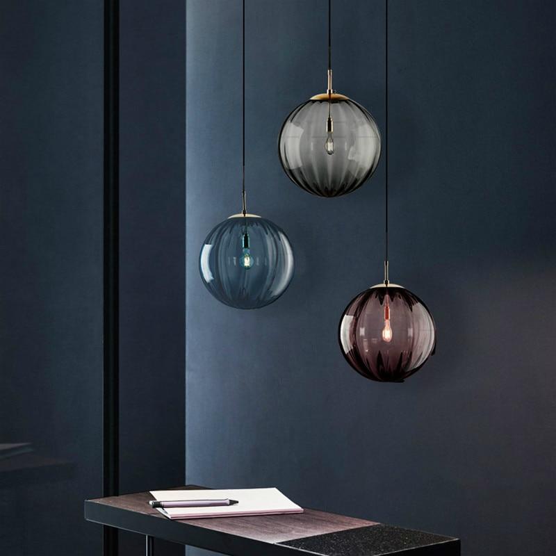 Pendellampe i Farget Glas – Elegant Belysning i Grå, Blå, Rød eller Amber Bonusvis