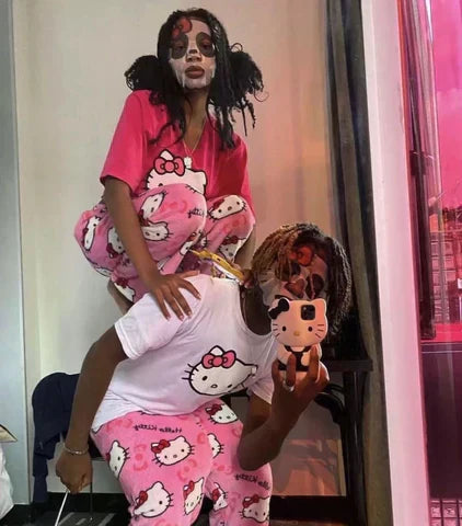 Hello Kitty Pyjamas – Blødhed og Magi til Søde Drømme Bonusvis