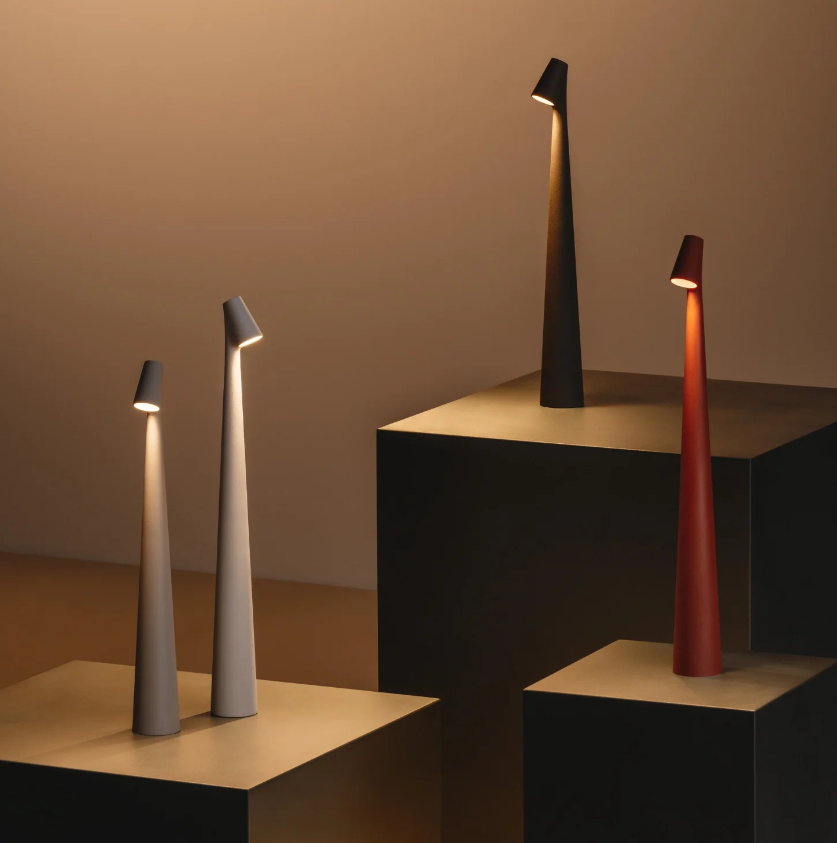 LysOpal – Elegant Bordlampe i Aluminium for Perfekt Atmosfære Bonusvis
