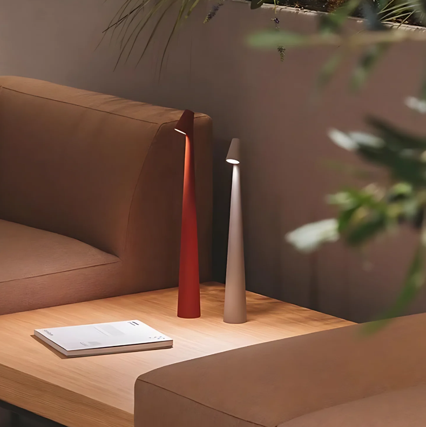 LysOpal – Elegant Bordlampe i Aluminium for Perfekt Atmosfære Bonusvis