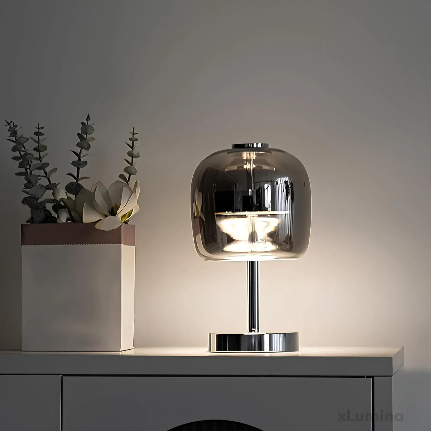 Nordisk Glas Bordlampe – Elegant og Minimalistisk Design med Varm Belysning Bonusvis