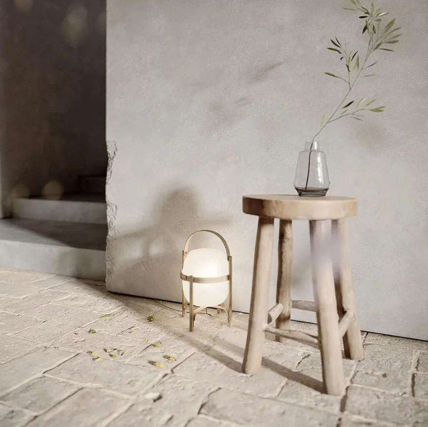 Elegant Bordlampe i Træ og Glas – Tidløst Design med Moderne Funktionalitet Bonusvis