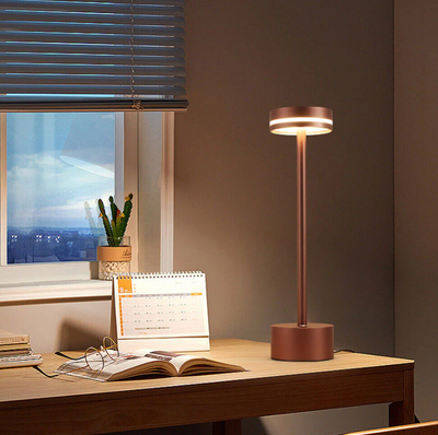 NomadGlow Trådløs Bordlampe – Minimalistisk Design med Touchkontrol Bonusvis