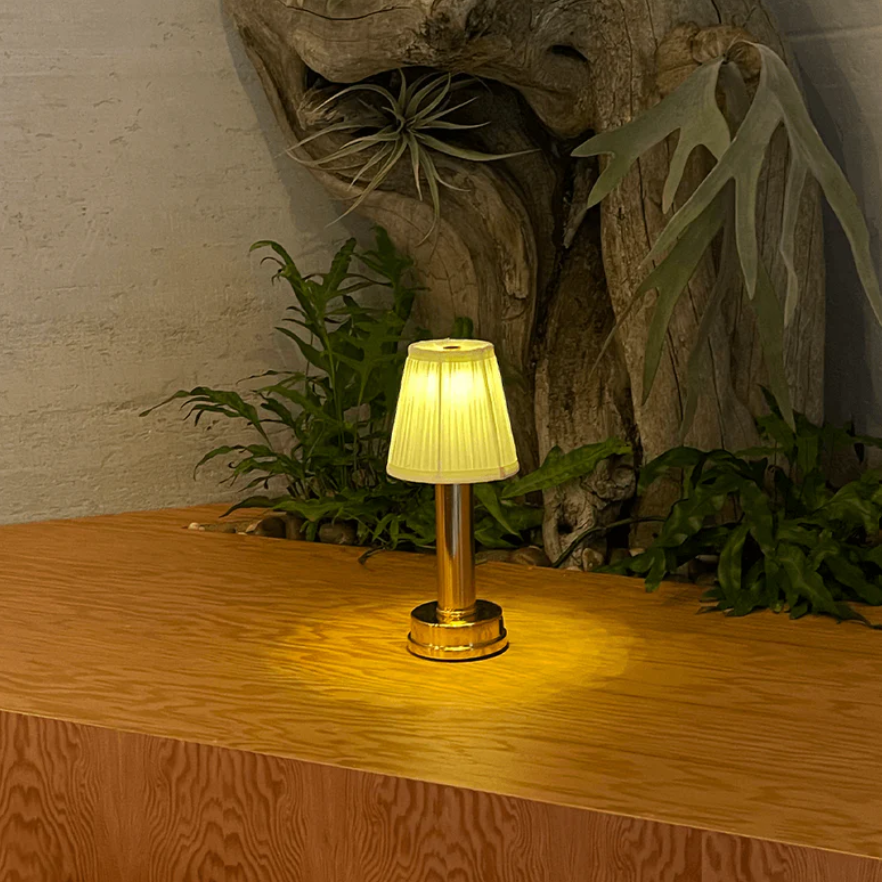 Trådløs Bordlampe med Stoffskærm – Justerbar Lysstyrke og 360° Belysning Bonusvis