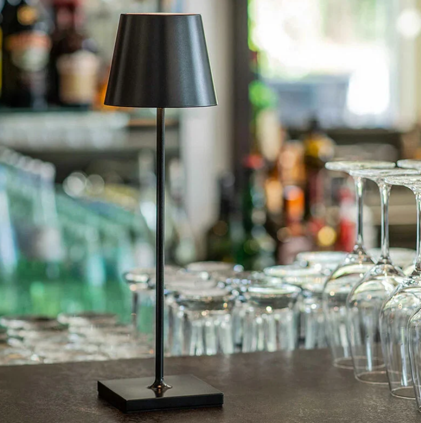 Trådløs Bordlampe LumiPort – Justerbar Lysstyrke og Op til 20 Timers Batteritid Bonusvis