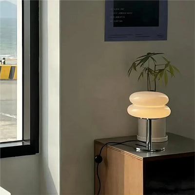 Minimalistisk Orion Bordlampe – Elegant Bauhaus Design med Blødt Lys Bonusvis