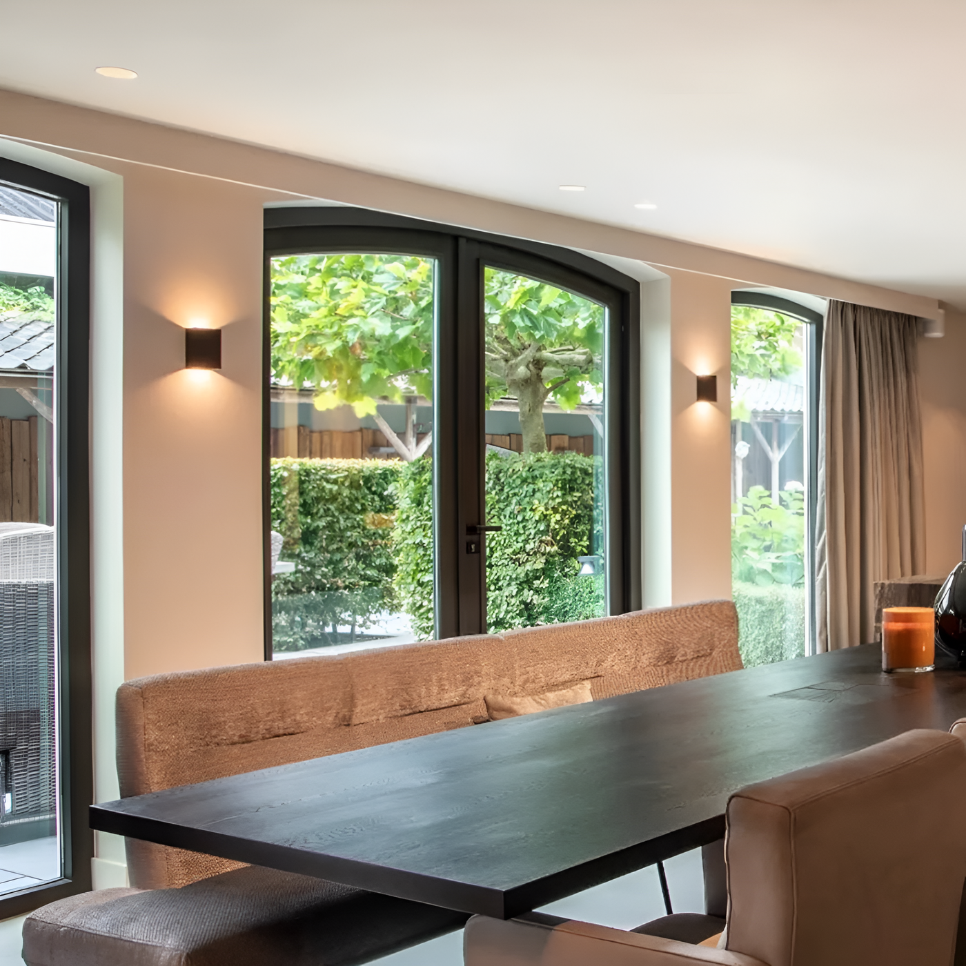 ScandiLight LED Væglampe – Moderne Skandinavisk Design med Justerbar Belysning Bonusvis