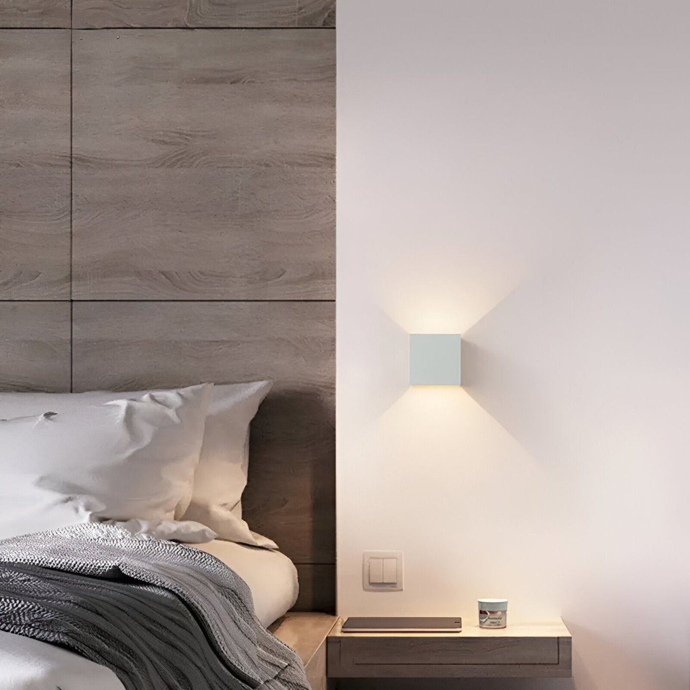 ScandiLight LED Væglampe – Moderne Skandinavisk Design med Justerbar Belysning Bonusvis