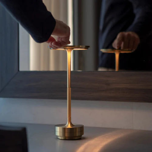 NordicaLight Trådløs Bordlampe – Stilfuld og Fleksibel Belysning til Dit Hjem Bonusvis