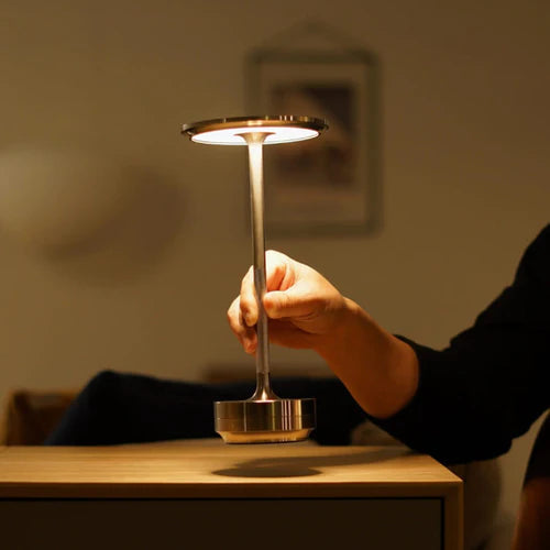 NordicaLight Trådløs Bordlampe – Stilfuld og Fleksibel Belysning til Dit Hjem Bonusvis