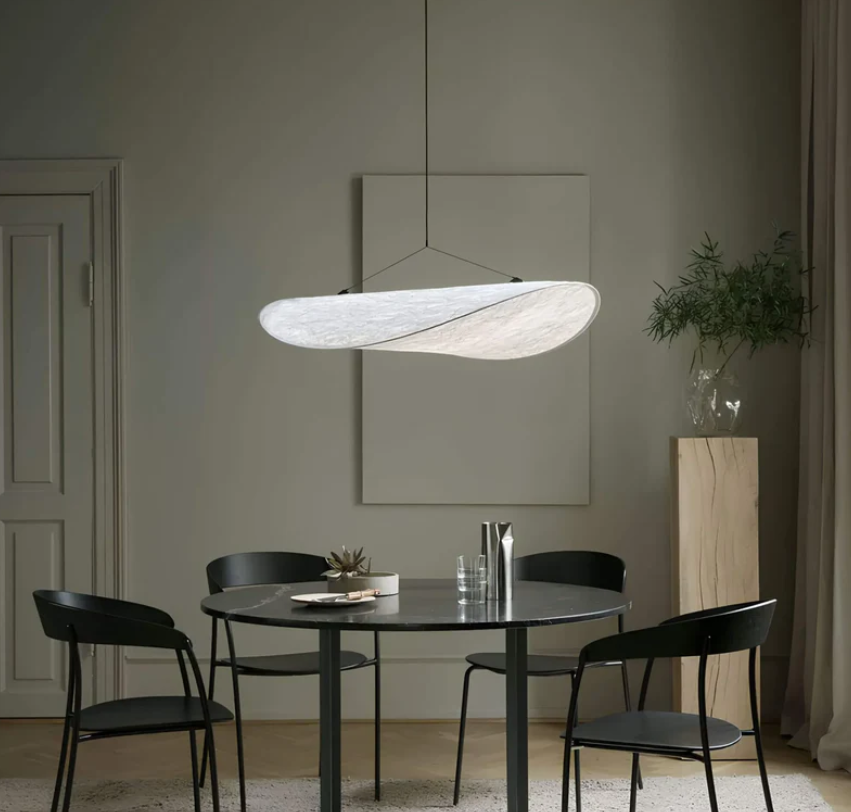 SilkGlow - Håndlavet loftlampe i silke og metal for sofistikeret belysning Bonusvis
