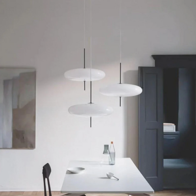 OvalGlow Loftlampe – Elegant Design med Justérbar Højde og LED Bonusvis