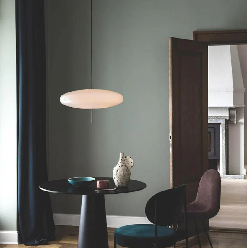 OvalGlow Loftlampe – Elegant Design med Justérbar Højde og LED Bonusvis