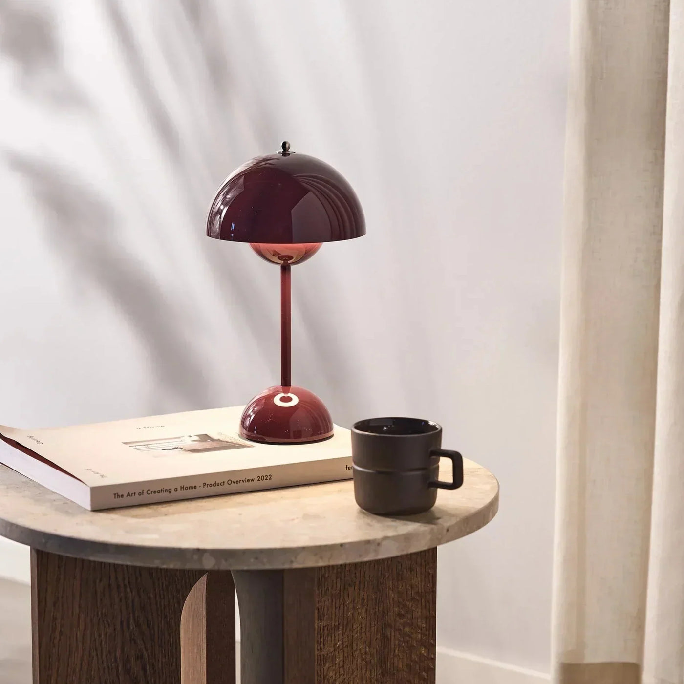 FlowerGlow LED Bordlampe – Ikonisk Design i Trådløs Elegance Bonusvis