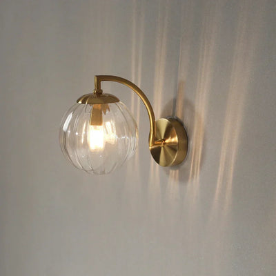 Moderne Væglampe i Metal og Farvet Glas – Elegant Belysning til Dit Hjem Bonusvis
