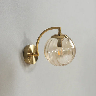 Moderne Væglampe i Metal og Farvet Glas – Elegant Belysning til Dit Hjem Bonusvis